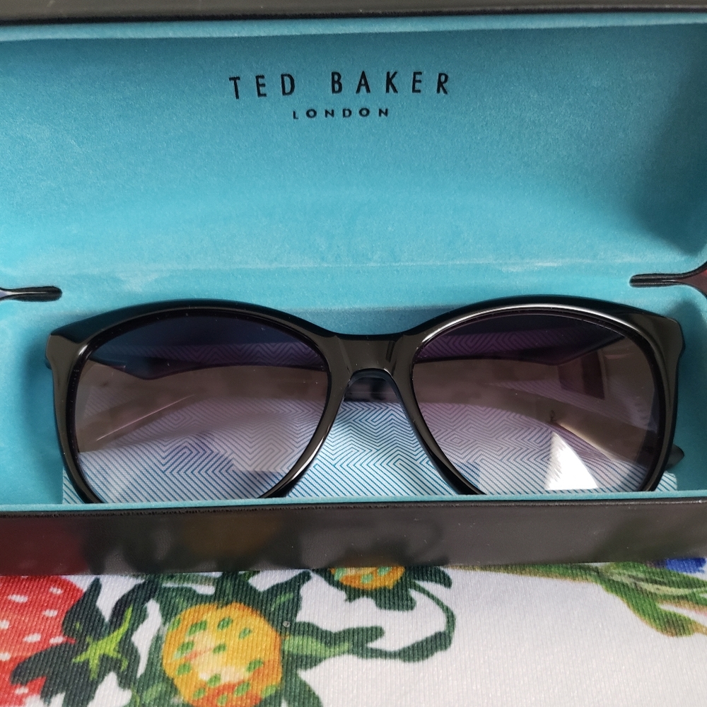 Ted Baker London 56mm Acetate Frame Cat Eye Sungla